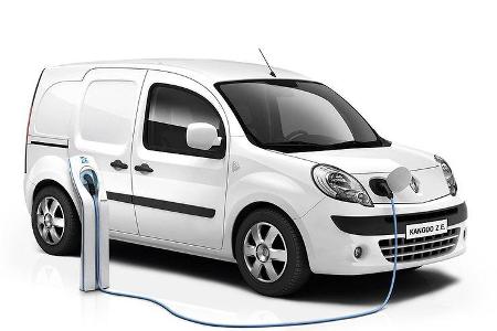 Und er hat einen Konkurrenten aus eigenem Hause: den Renault Kangoo Z.E. Maxi. Der Renault hat einen weitaus schwächeren Mot...