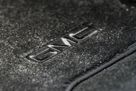 GMC Yukon Denali Ultimate Black Edition
