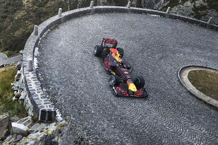 Sebastien Buemi - Red Bull - Showrun - Gotthard-Pass - RB8 - 2017