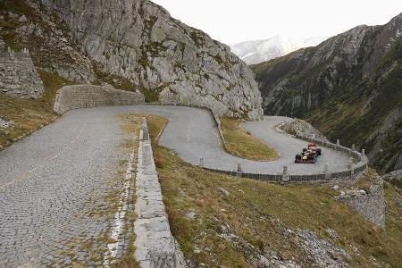 Sebastien Buemi - Red Bull - Showrun - Gotthard-Pass - RB8 - 2017