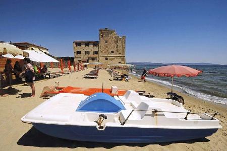 Standabschnitt mit Tretboot am Torre Mozza