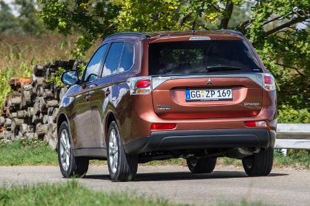 Mitsubishi Outlander 2.2 Di-D 4WD Instyle, Heckansicht
