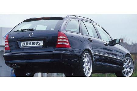 Auch das T-Modell der C-Klasse kann mit dem V8 in 4,9 Sekunden auf 100 km/h beschleunigen.
