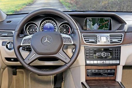 Mercedes E 350 Bluetec, Cockpit