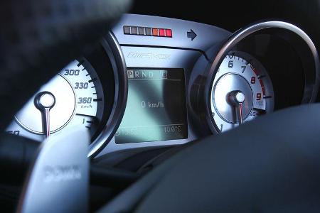 Mercedes SLS AMG Roadster, Rundinstrumente
