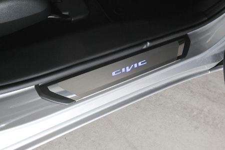 Honda Civic 2.2i-DTEC, Fußleiste
