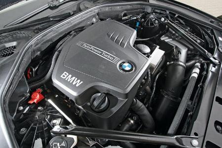 BMW 528i Touring, Motor