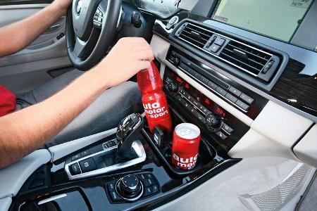 BMW 528i Touring, Flaschenhalter