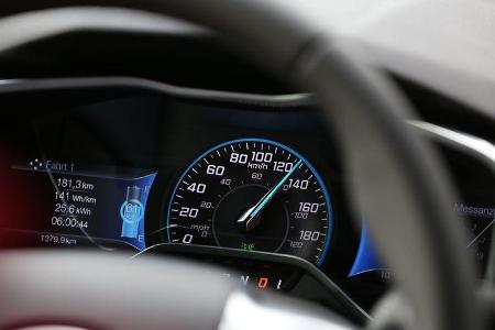 Ford Focus Electric, Rundinstrumente, Anzeigen