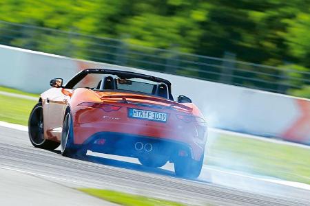 Jaguar F-Type S, Heckansicht, Driften