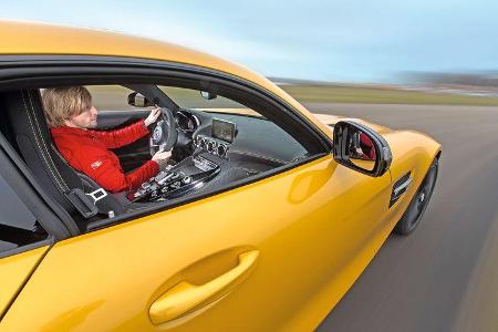 Mercedes-AMG GT S, Cockpit, Fahrt