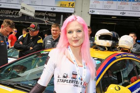 Girls - 24h-Rennen Nürburgring 2016 - Nordschleife - Samstag - 28.5.2016