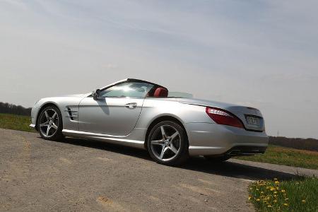 Mercedes SL 350, Seitenansicht, Dach öffnet