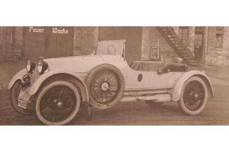 Unbekannter Gelände-Roadster aus den zwanziger Jahren: Der Kühler und die Vorderachse erinnern an einen Rabag-Bugatti, gebau...