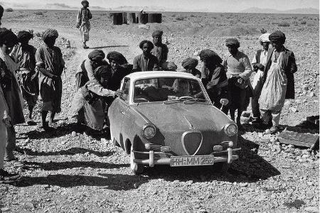 Zunächst ging es im Weltreise-tauglich gemachten TS 300 Coupé auf Weltreise.