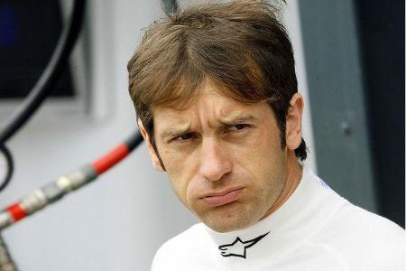 Nach einem guten Qualifying schickte die FIA Jarno Trulli und Timo Glock ganz nach hinten. Die Heckflügel hatten bei einer Ü...