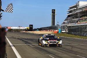 Erster Sieg für BMW und Rowe Racing
