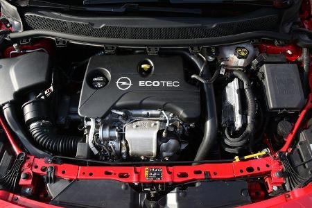 Opel Astra 1.6 CDTI gegen Opel Astra 1.0 DI Turbo