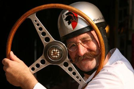 Ein Typ mit Trips: Lichter fährt für die Scuderia Colonia mit dem Helm seines Idols Graf Berghe von Trips.