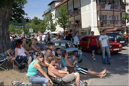 Nicht alle Anwohner sind von der wilden VW-Truppe begeistert.