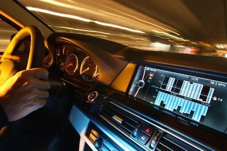 BMW Active Hybrid5, Bildschirm, Lenkrad