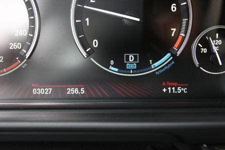 BMW Active Hybrid5, Rundinstrument