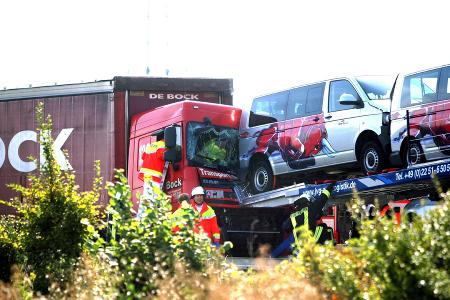Toro Rosso Autobahn Crashs 2011