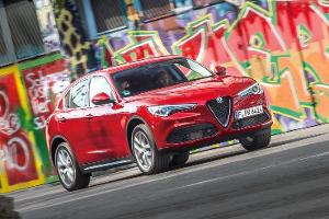 Alfa Romeo Stelvio 2.0 Turbo Q4 First Edition, Front
