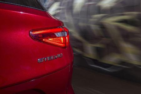 Alfa Romeo Stelvio 2.0 Turbo Q4 First Edition, Außenansicht