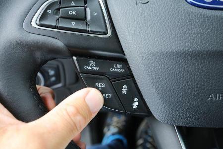 Ford Focus 1.0 Ecoboost, Lenkradschalter
