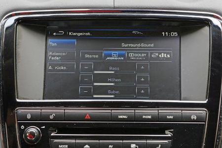 Jaguar XJ, Navi, Monitor