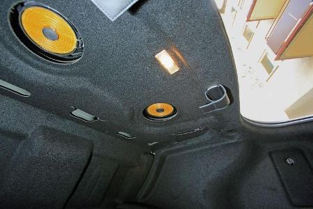 Jaguar XJ, Subwoofer