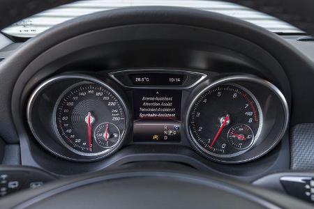 Mercedes GLA 250 4Matic Style, Interieur