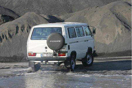 Denn seit der dritten Generation gehört der Allradantrieb fest zum Ausstattungsprogramm des VW Bulli. Für extreme Einsätze f...