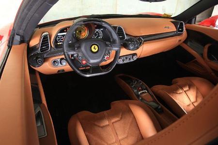 Ferrari 458 Italia, Cockpit
