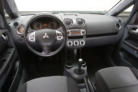 Mitsubishi Colt 1.3, Cockpit