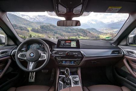 BMW M550i xDrive