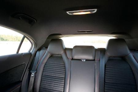 Mercedes A 200 CDI AMG Sport, Kopfstützen