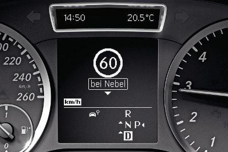 Mercedes A 200 CDI AMG Sport, Verkehrsschilder, Display