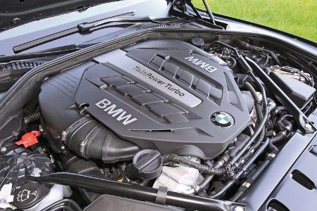 BMW 750i, Motor