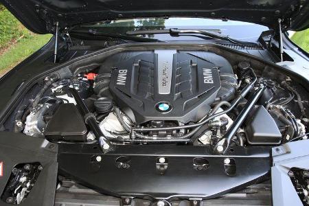 BMW 750i, Motor