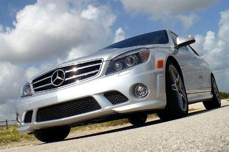 Serienmäßig leistet der C63 AMG 457 PS und entwickelt ein maximales Drehmoment von 600 Newtonmetern.