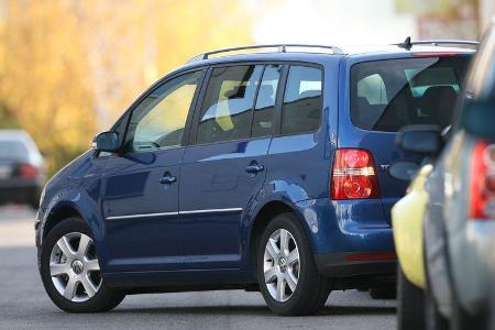 Deutlich spektakulärer als das Facelift des Bestsellers ist seine Einparkhilfe namens Park Assist.