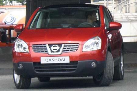 Den Nachfolger des wenig erfolgreichen Almera, der wie die ähnlich geartete Studie vom Genfer Salon 2004 Qashqai heißen wird...