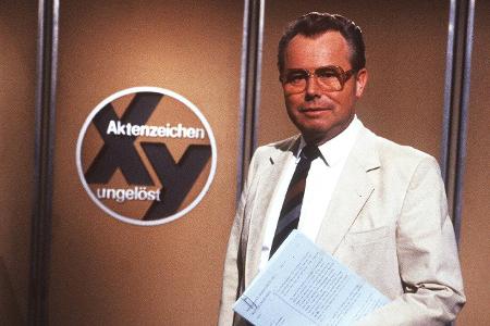 Eduard Zimmermann in Aktenzeichen XY ungel�st 06_85 haef TV ...