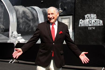 Mel Brooks kann mit seinen 90 Jahren auf eine legendäre Show-Karriere zurückblicken Mel Brooks kann mit seinen 90 Jahren auf eine legendäre Show-Karriere zurückblicken