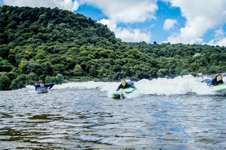 Im neuen Freizeitpark von Wales kommen auch Anfänger und Nicht-Surfer auf ihre Kosten