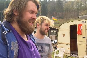 "Köln 50667": Jan (l.) und Chris haben die Nase voll vom Camping