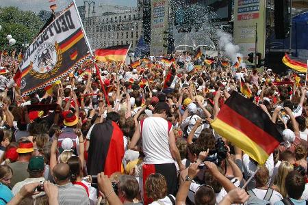 Ob euphorischer Freudentaumel oder bittere Niederlage - Fußball ist emotional und verbindet