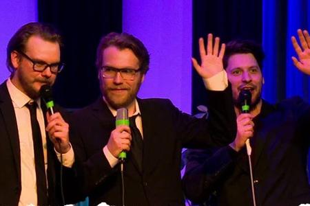 Etienne Gardé (l.), Nils Bomhoff und Simon Krätschmer von Rocket Beans TV Etienne Gardé (l.), Nils Bomhoff und Simon Krätschmer von Rocket Beans TV